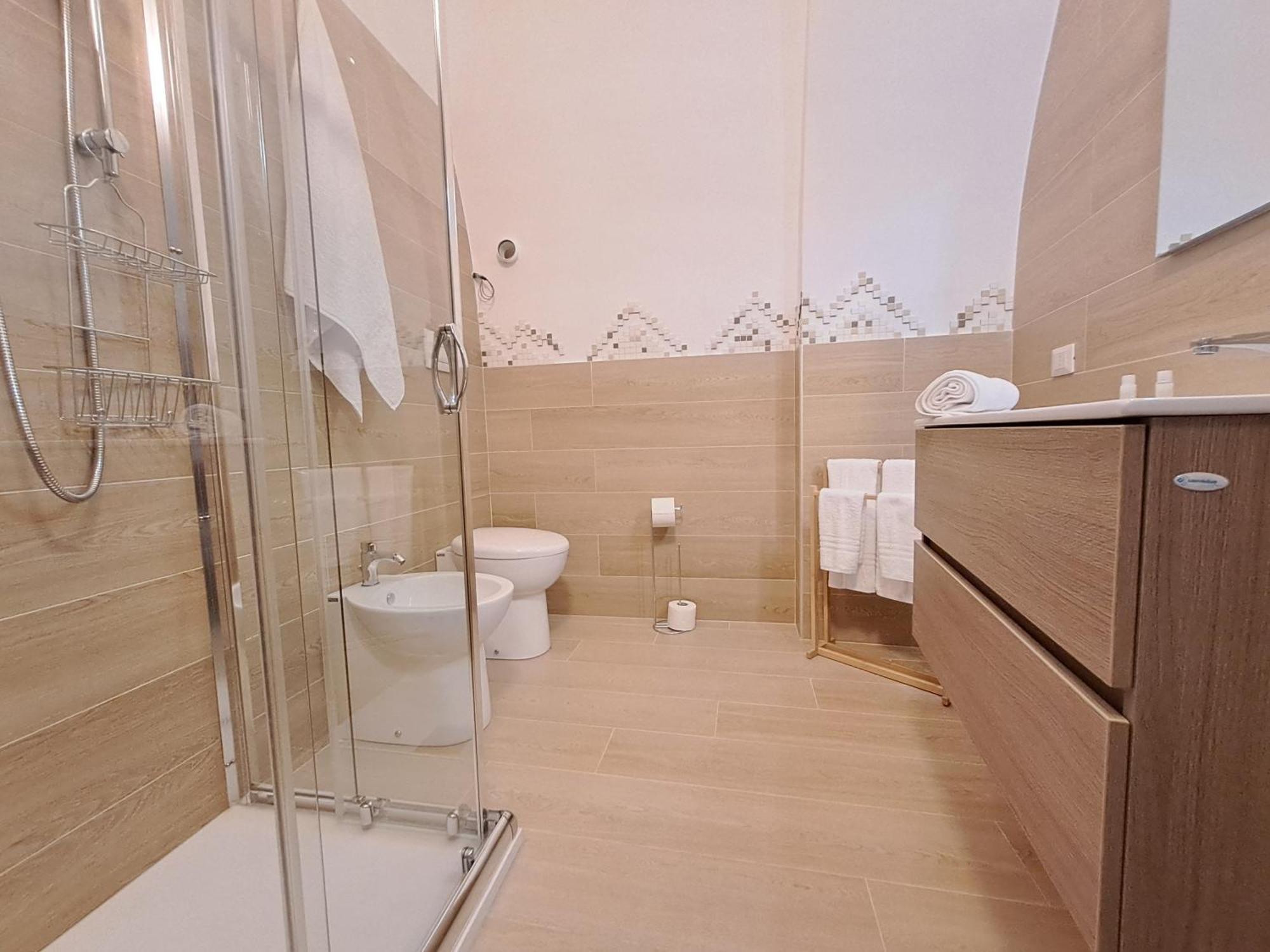 לינה וארוחת בוקר לוצ'רה La Casa Sull Arco מראה חיצוני תמונה
