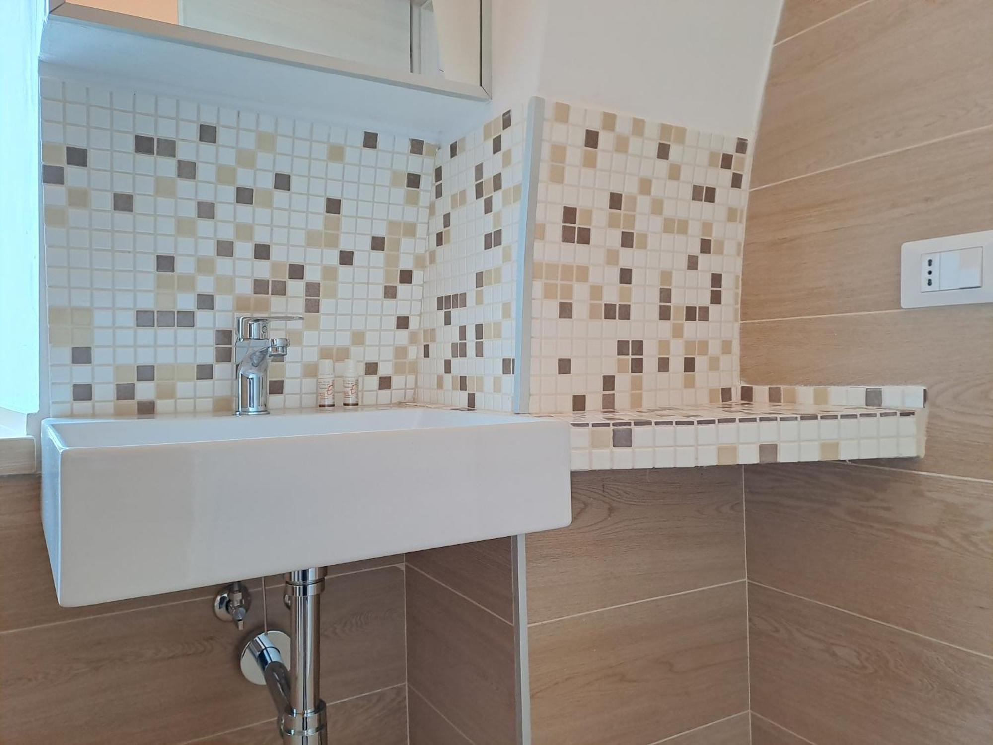 לינה וארוחת בוקר לוצ'רה La Casa Sull Arco מראה חיצוני תמונה